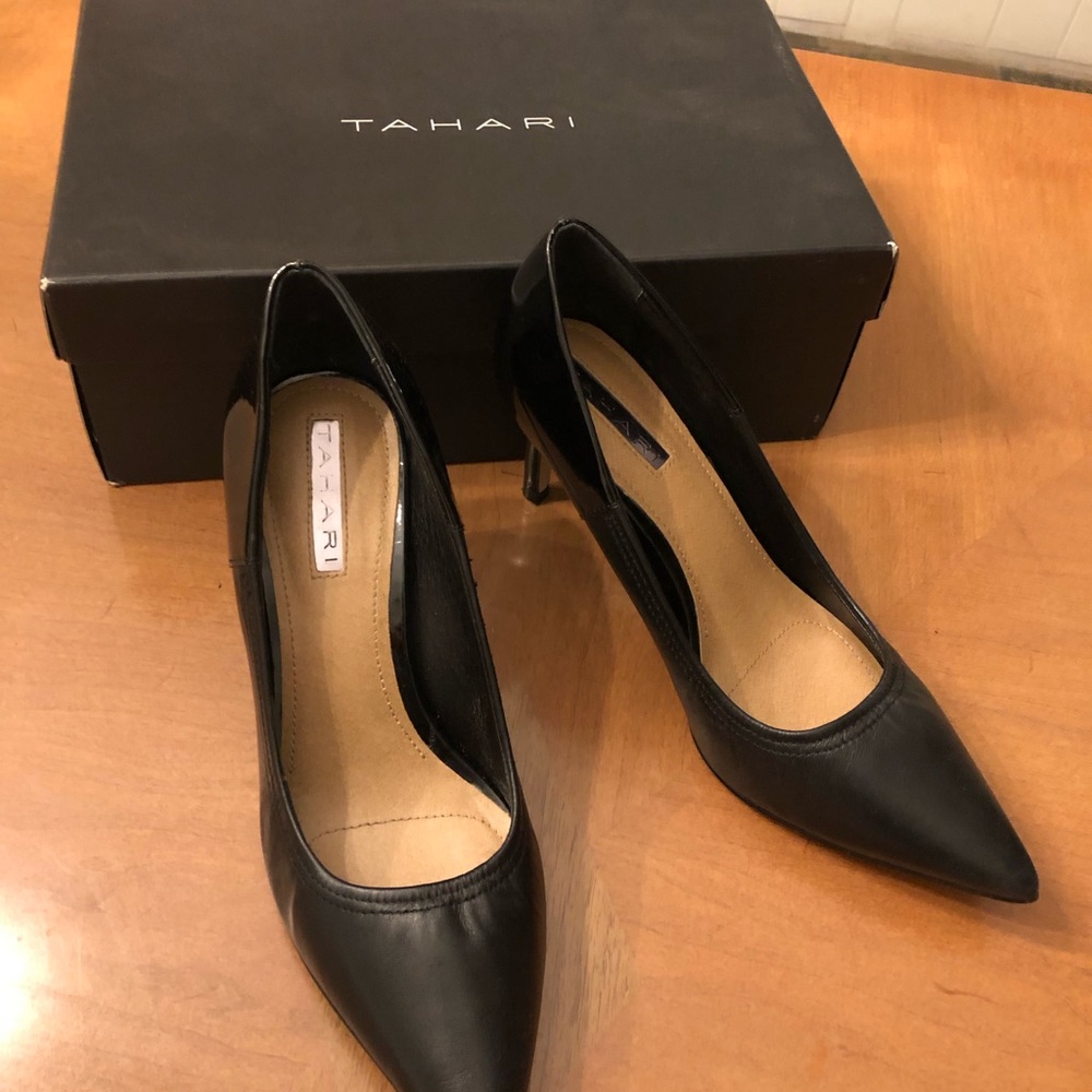 Women’s Pump - Picture 2 of 6